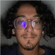 ¡Hola! Soy profesor de edición de video y corrección de color. Mi objetivo es enseñarte a transformar tus rodajes en obras de arte visualmente impresionantes. En mis clases, aprenderás técnicas básicas y avanzadas de edición y color grading para dar vida